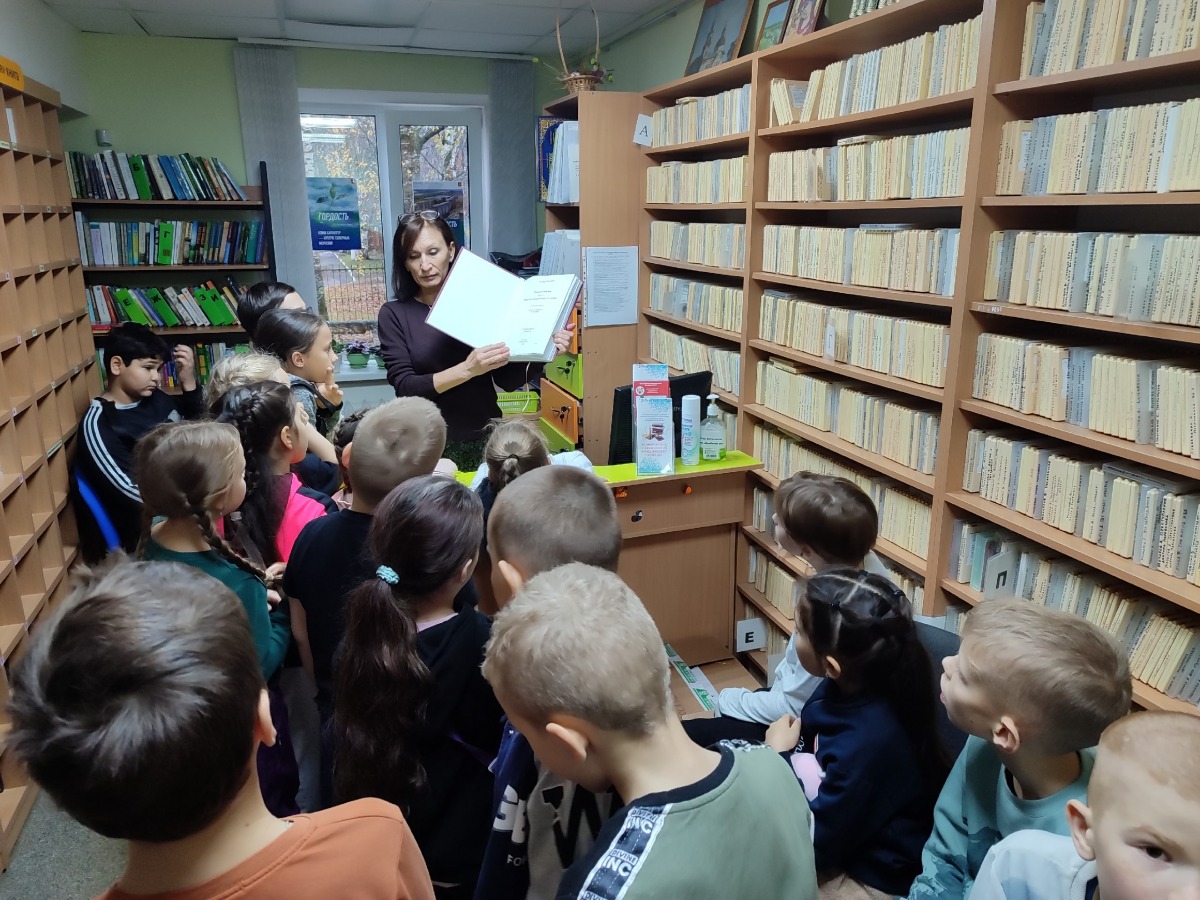 школьники в библиотеке hg85J4YrM67HnrRLttNkozIAif59dzKMMznW1Yin3F_XUspS0icRLslGzPDEZCZoYVn4r04q5EMNxxAmCiQygtFc.jpg