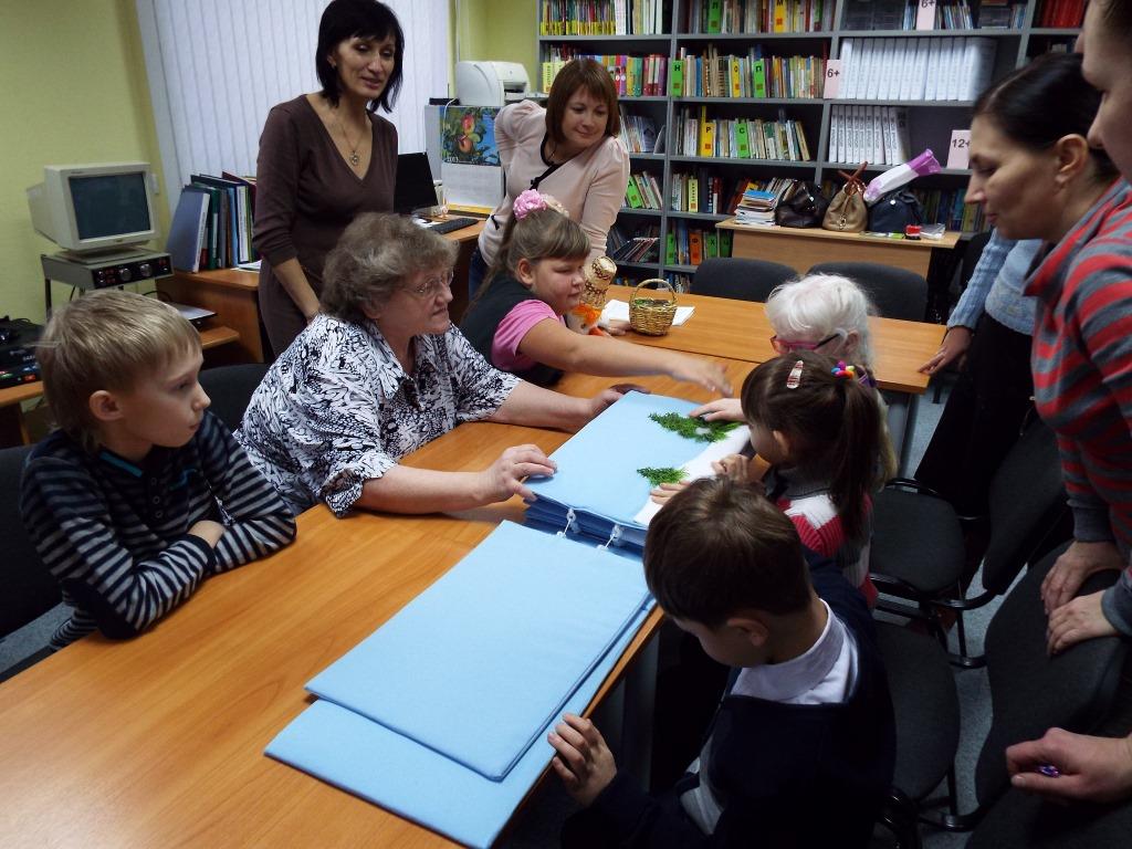 Читаем книгу с автором.jpg