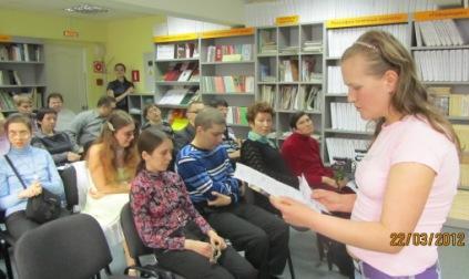 Татьяна Пашнина читает стихи на коми языке.JPG