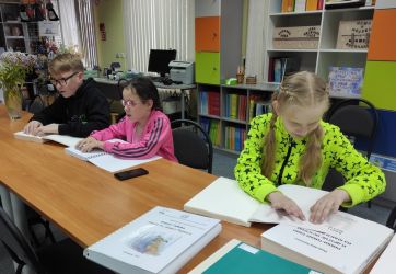 Летний читальный зал для детей (6+)