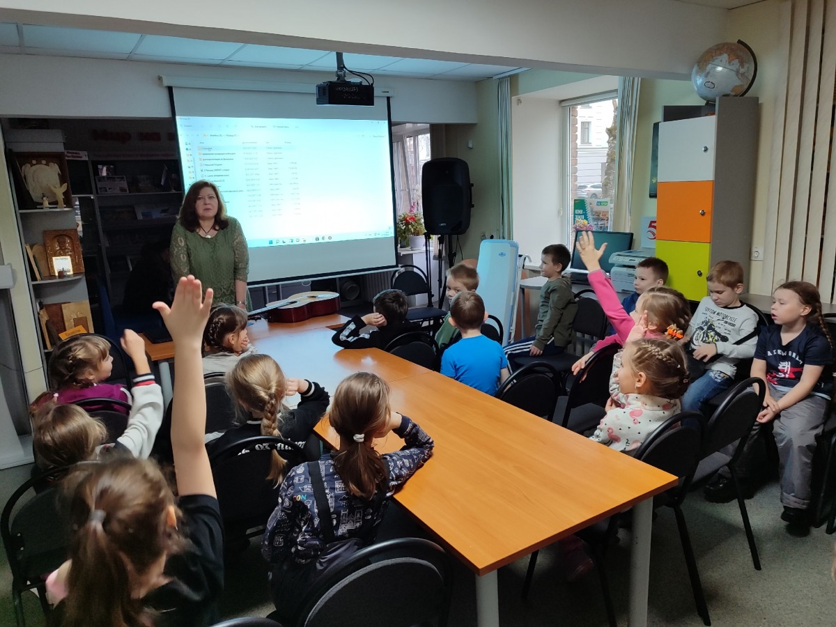 в библиотеке Брайля FNp6dQ9ooXrJ2bc38rJ1mD_VFzipLgXVLJO9yT9rEo7dGHl0-r3d_QpEzaMcqVOIi1GultU7ylY47NN1YNzSEJYW.jpg